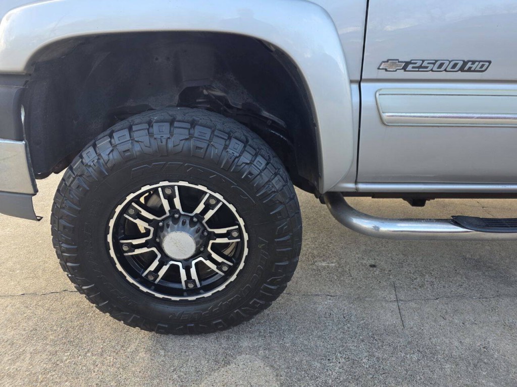 2005 Chevrolet Silverado 1500 Image 10