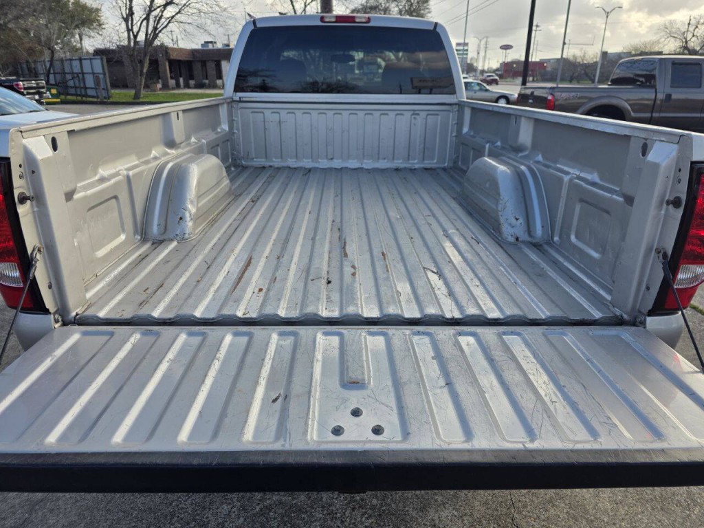 2005 Chevrolet Silverado 1500 Image 12