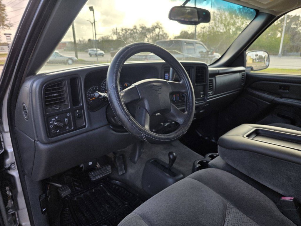 2005 Chevrolet Silverado 1500 Image 14