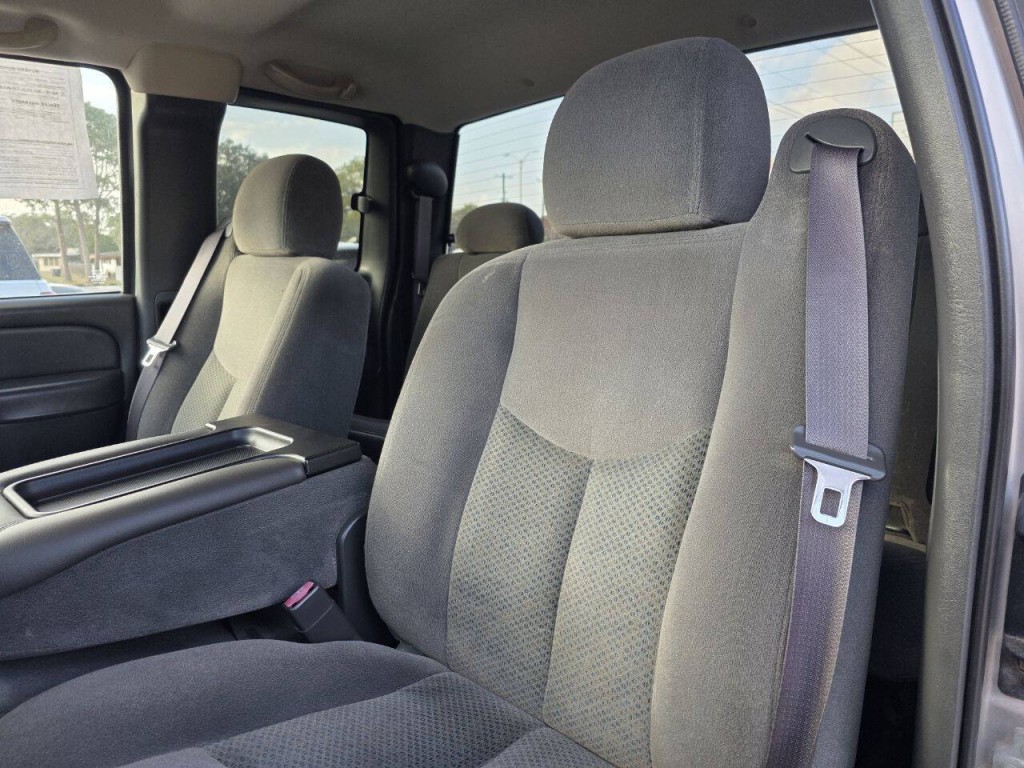 2005 Chevrolet Silverado 1500 Image 16