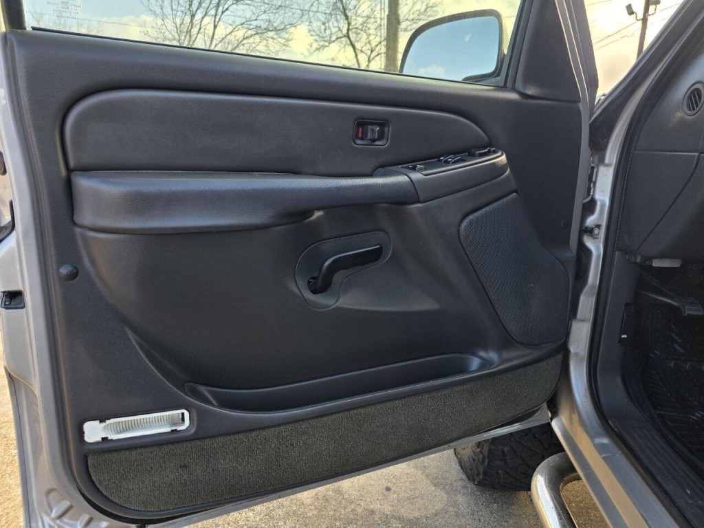 2005 Chevrolet Silverado 1500 Image 18