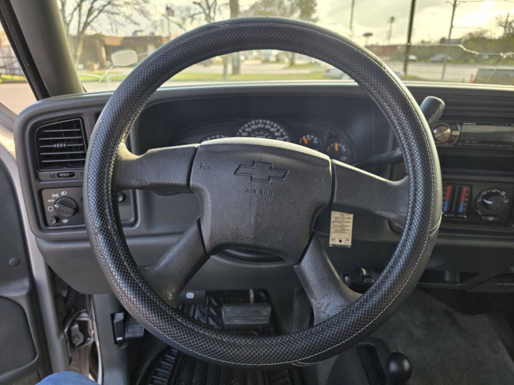 2005 Chevrolet Silverado 1500 Image 19