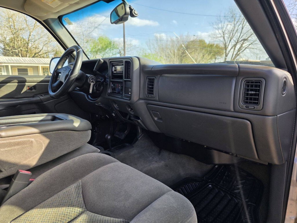 2005 Chevrolet Silverado 1500 Image 24