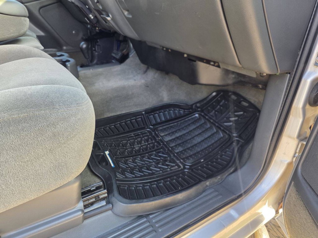 2005 Chevrolet Silverado 1500 Image 25