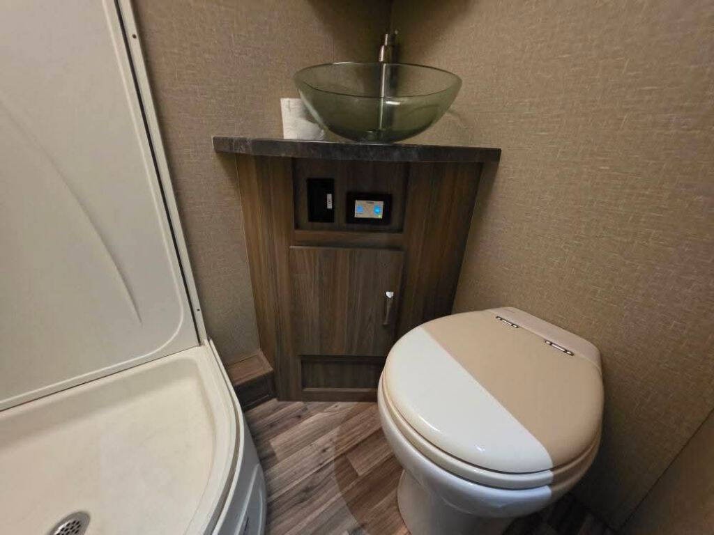 2017 Mercedes-Benz Sprinter Image 30