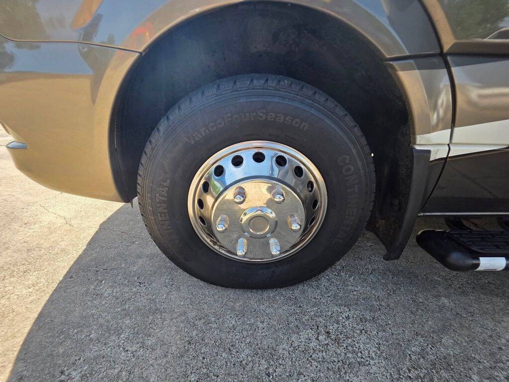 2017 Mercedes-Benz Sprinter Image 40