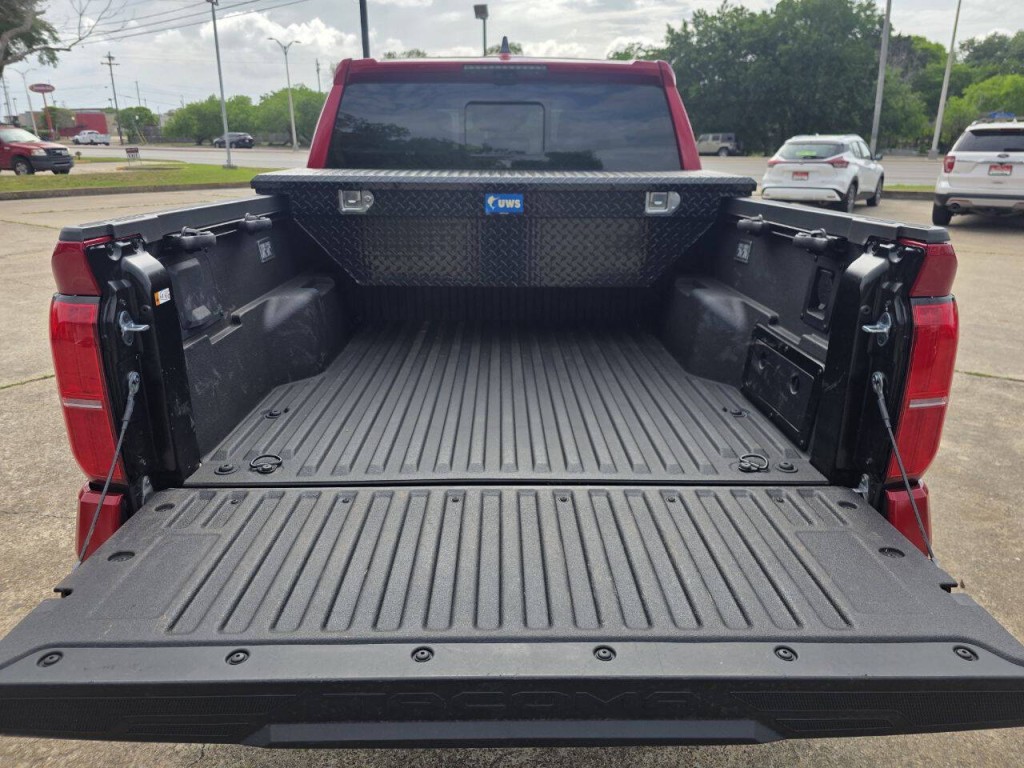 2025 Toyota Tacoma Image 8