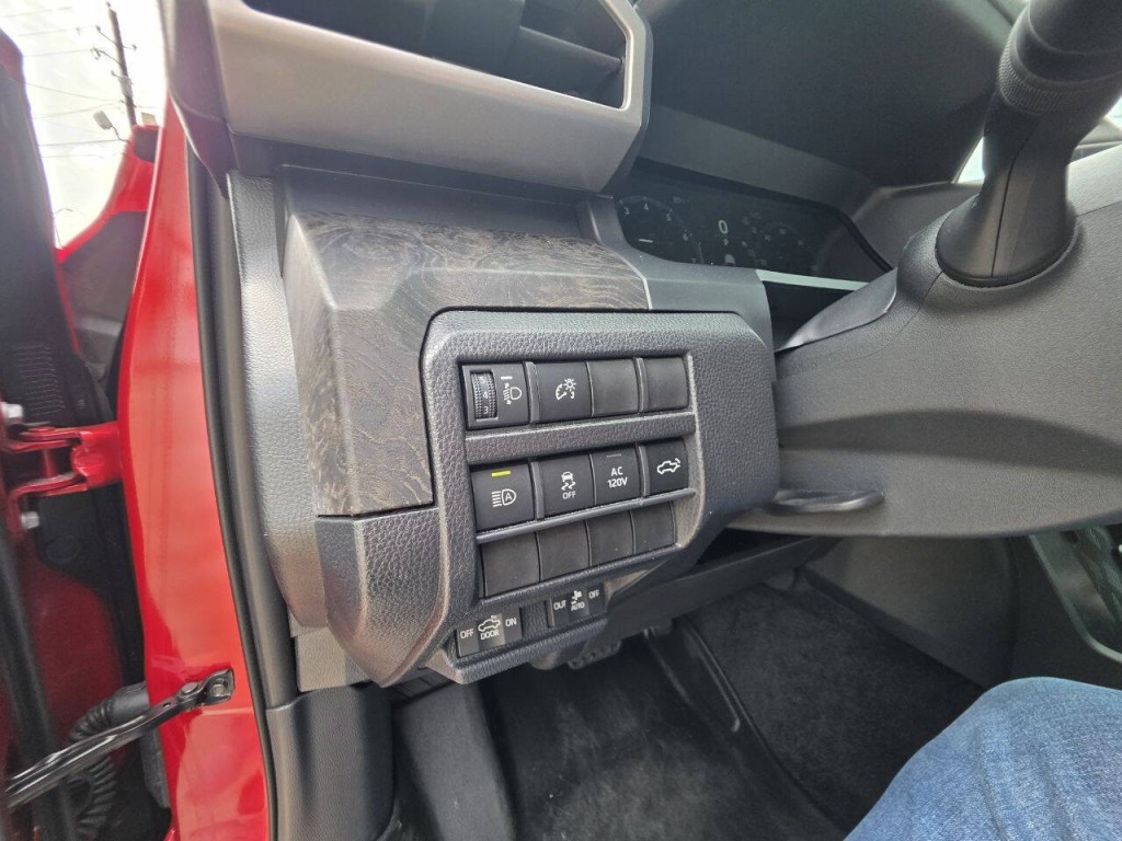 2025 Toyota Tacoma Image 16