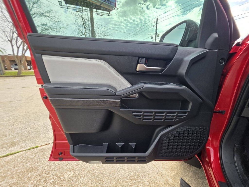 2025 Toyota Tacoma Image 17