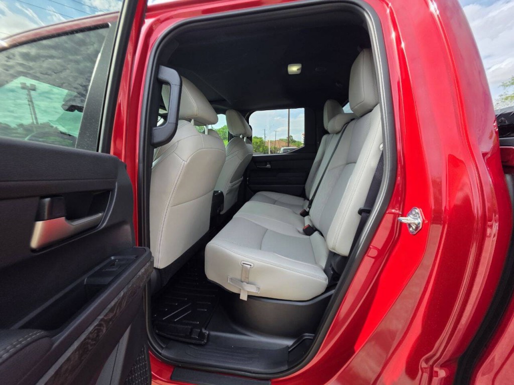 2025 Toyota Tacoma Image 18