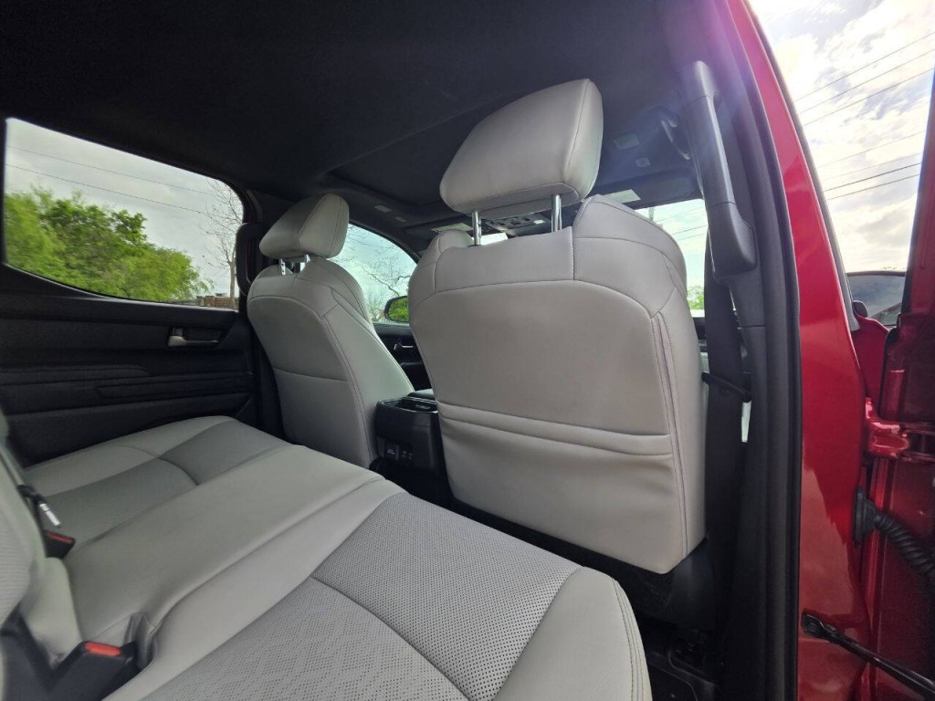 2025 Toyota Tacoma Image 24