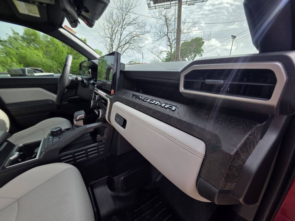 2025 Toyota Tacoma Image 32