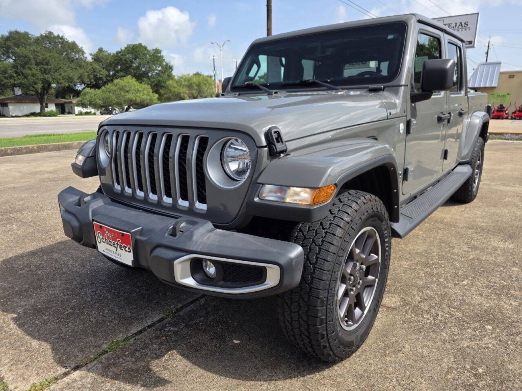 2022 Jeep Gladiator Image 2