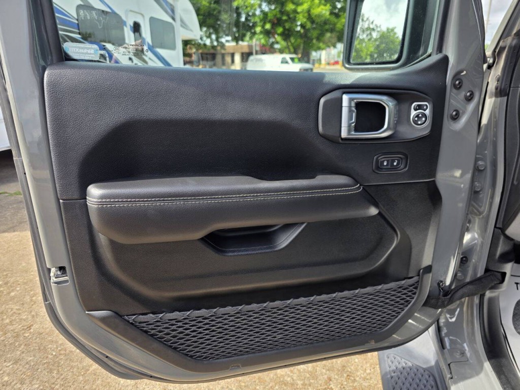2022 Jeep Gladiator Image 15
