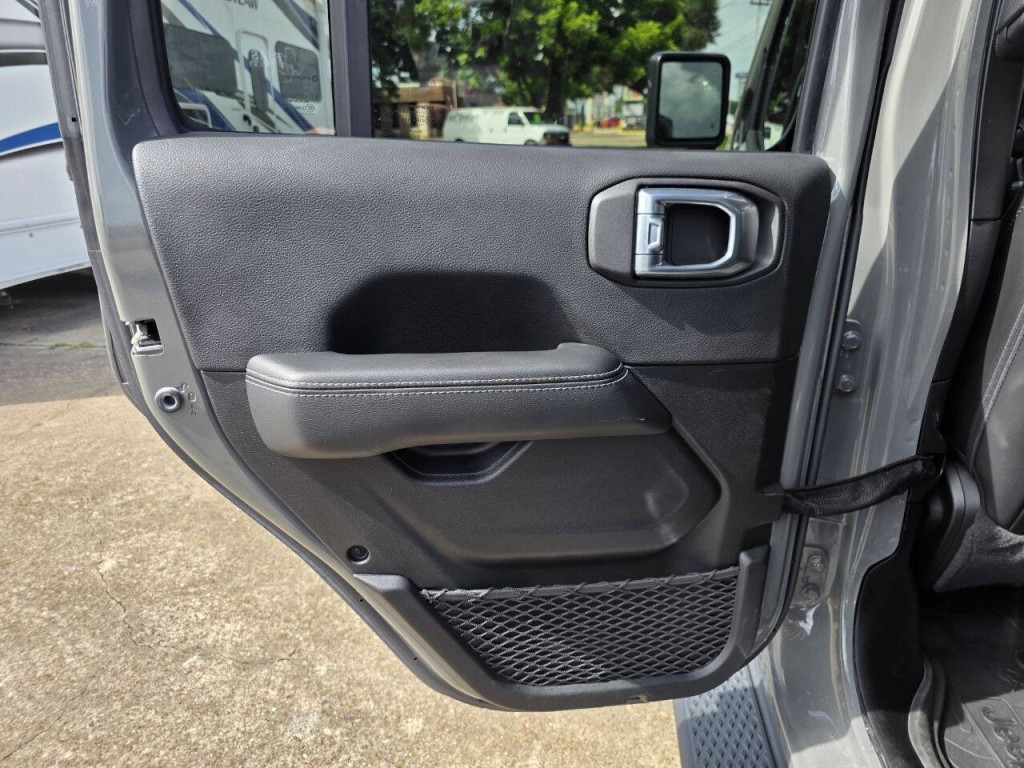 2022 Jeep Gladiator Image 24