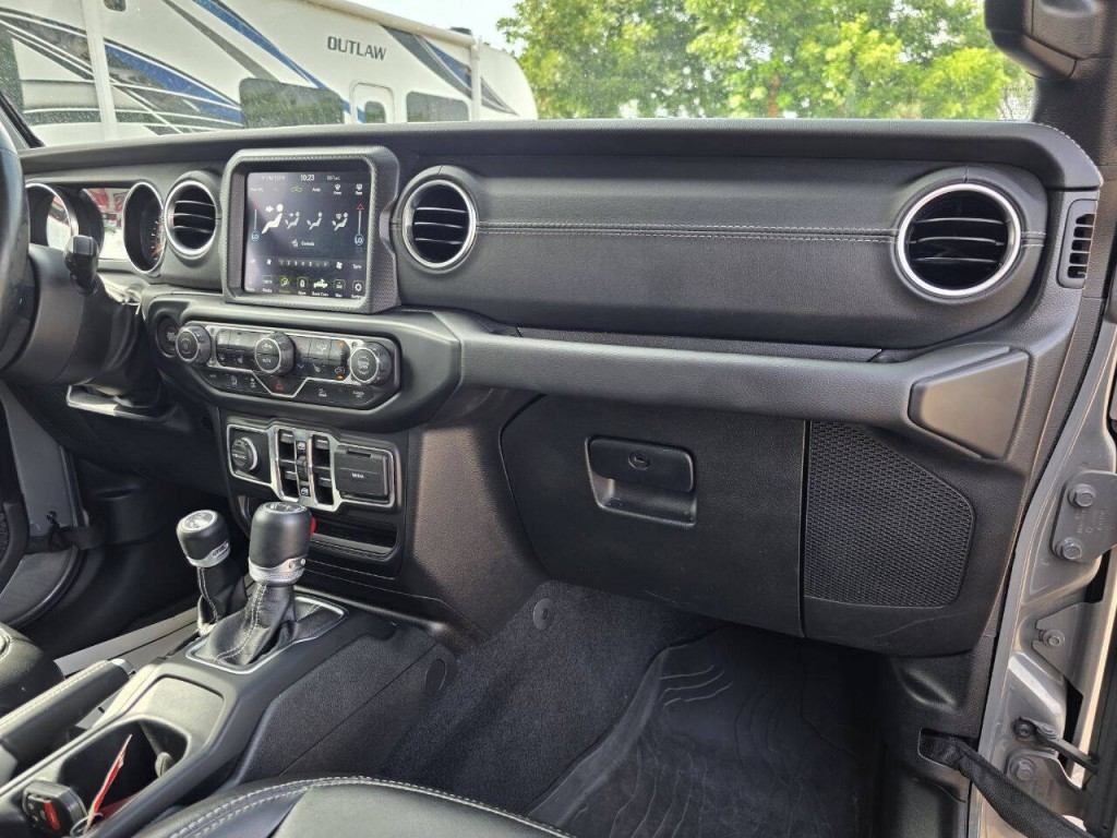 2022 Jeep Gladiator Image 32
