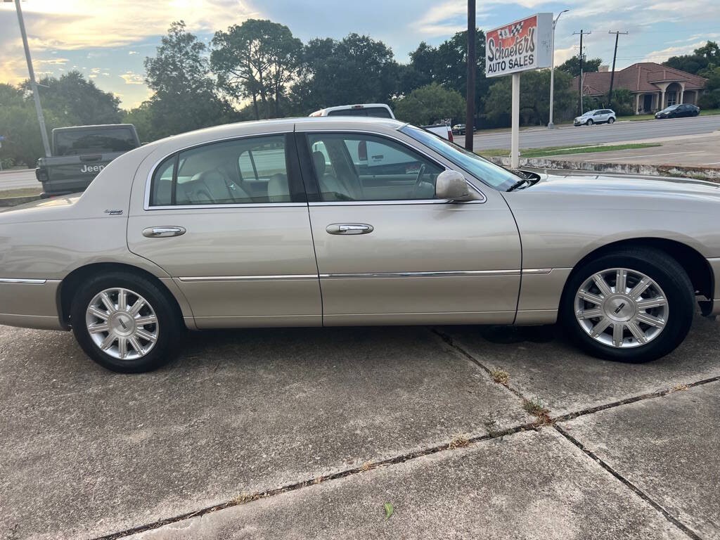 2009 Lincoln Town Car Image 6