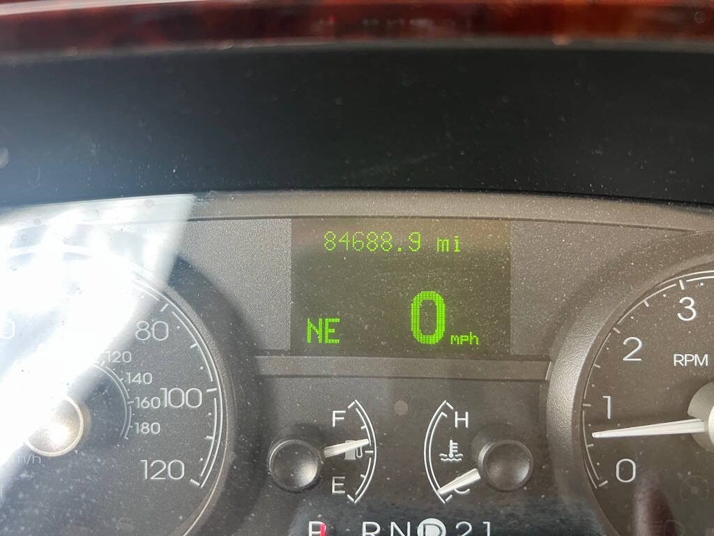 2009 Lincoln Town Car Image 21