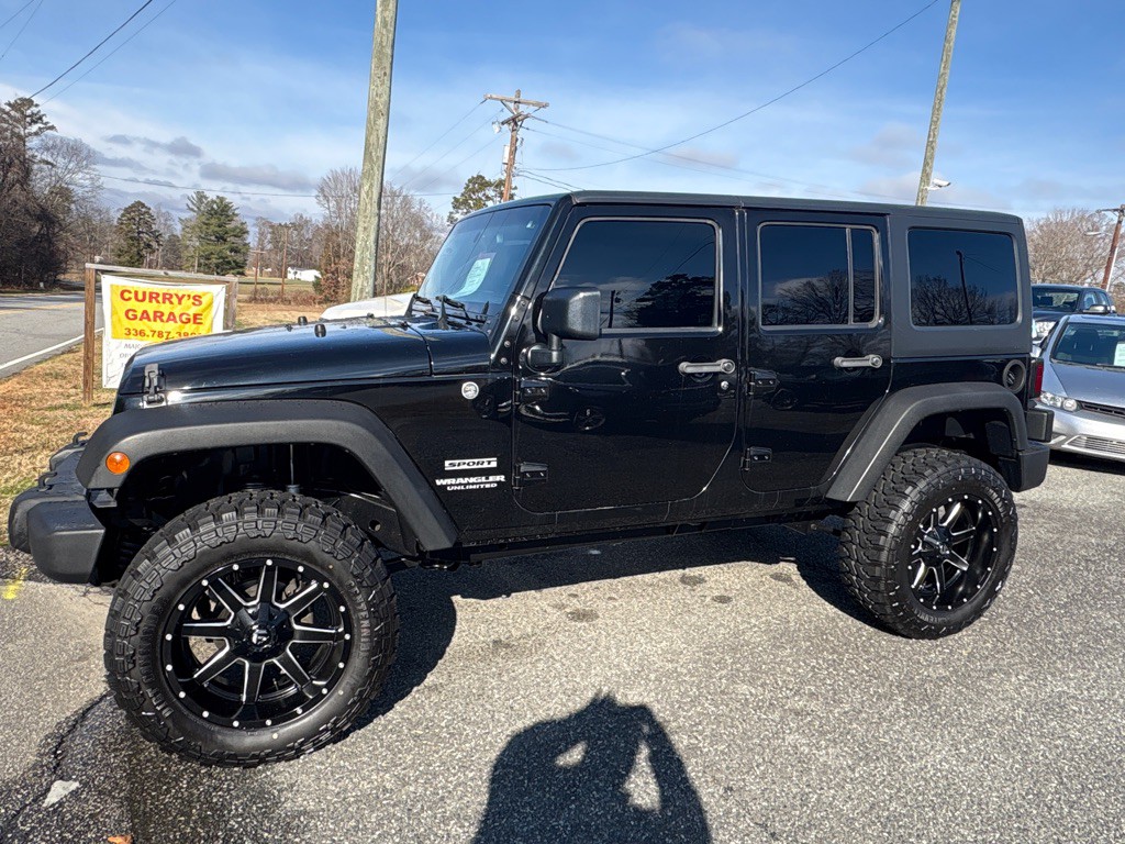 2015 Jeep Wrangler Unlimited Image 2