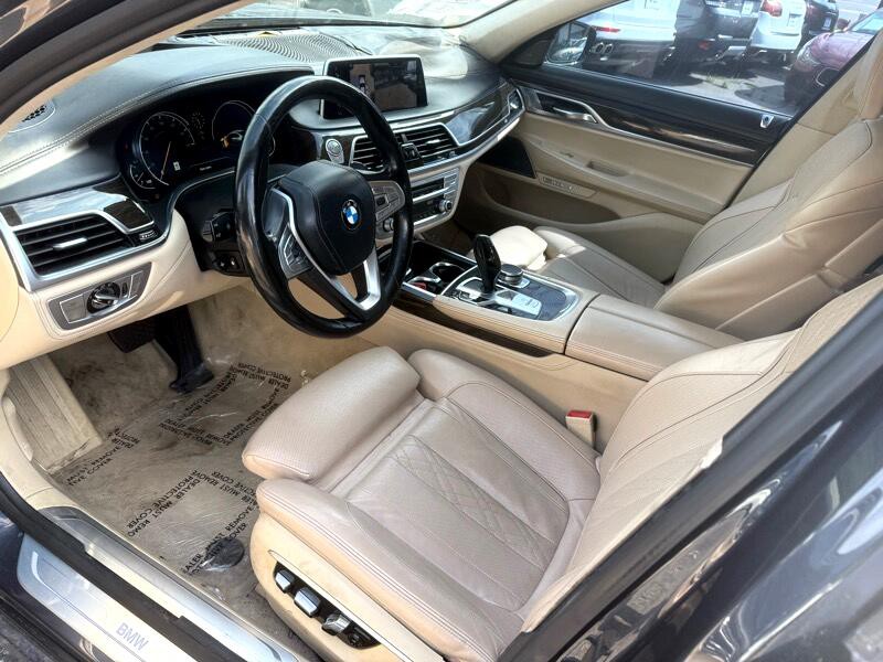 2016 BMW 7 Series Image 11