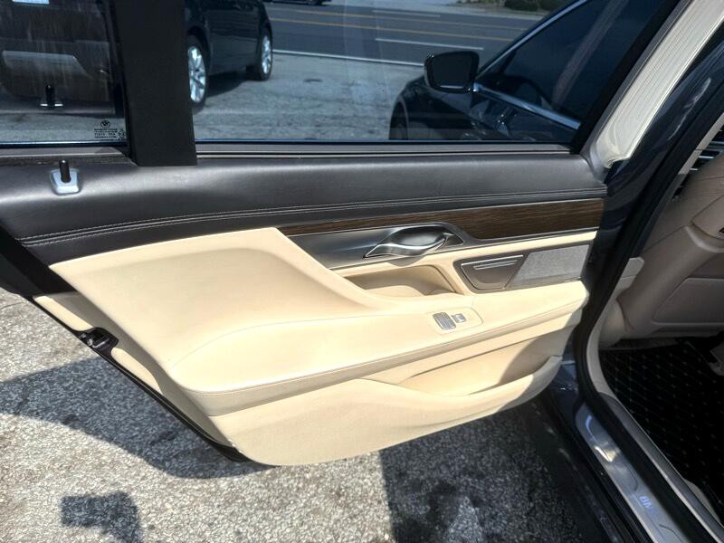 2016 BMW 7 Series Image 13