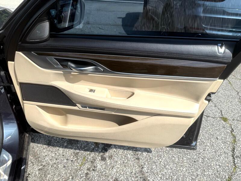 2016 BMW 7 Series Image 18