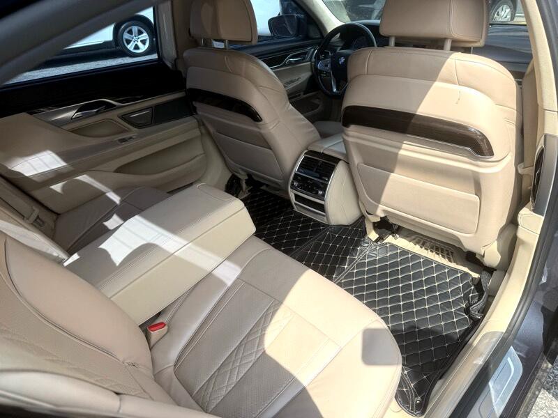 2016 BMW 7 Series Image 22