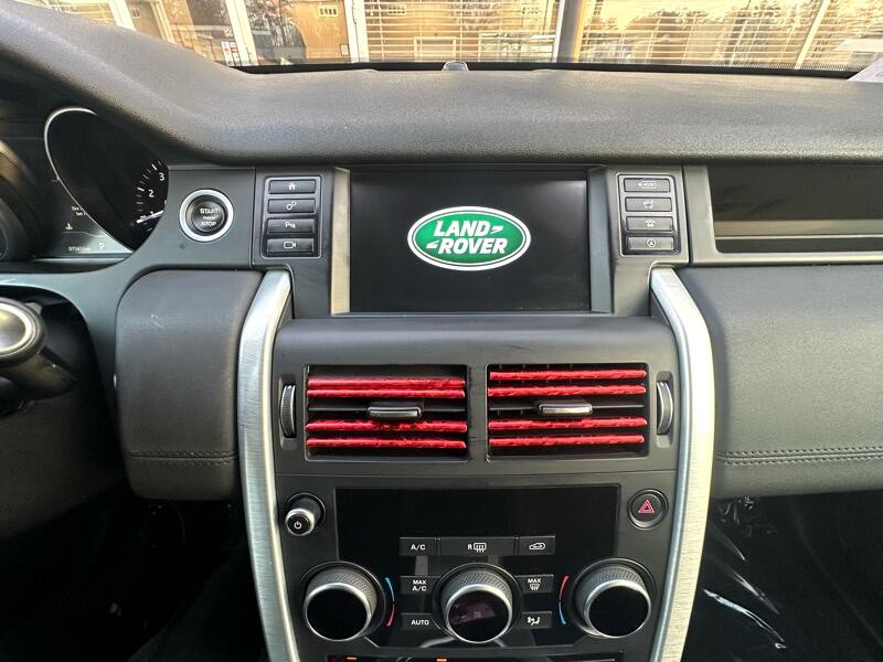 2017 Land Rover Discovery Sport Image 26
