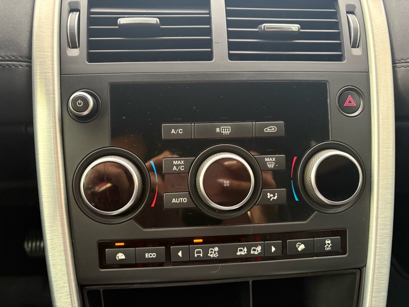 2017 Land Rover Discovery Sport Image 11