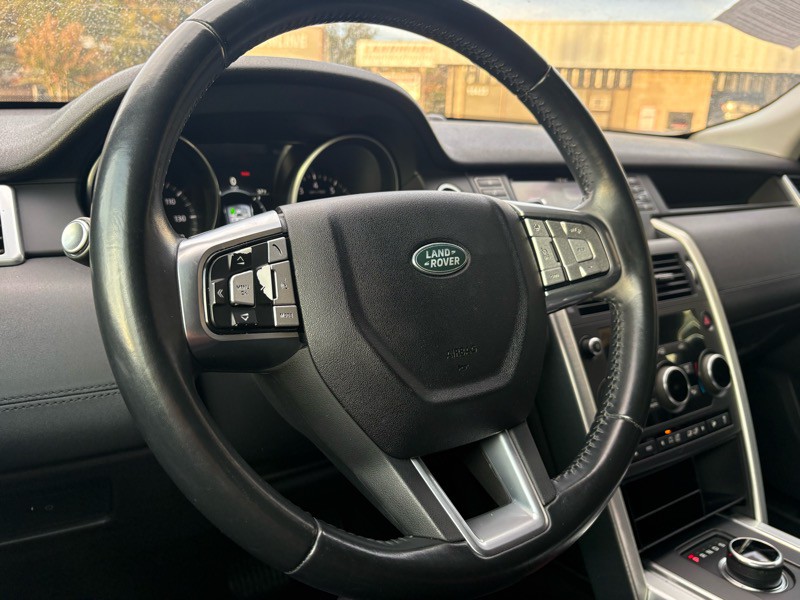 2017 Land Rover Discovery Sport Image 14