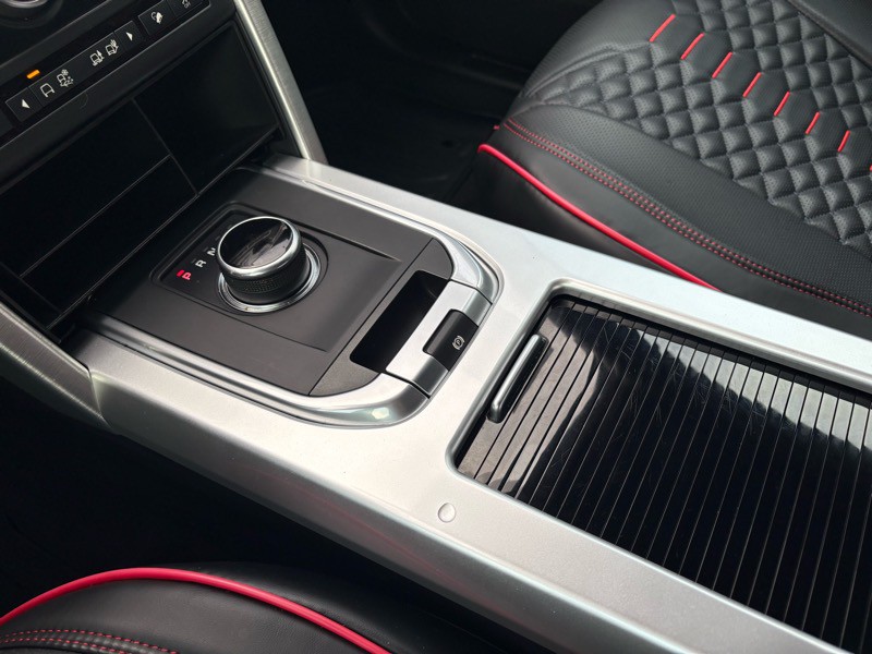 2017 Land Rover Discovery Sport Image 15