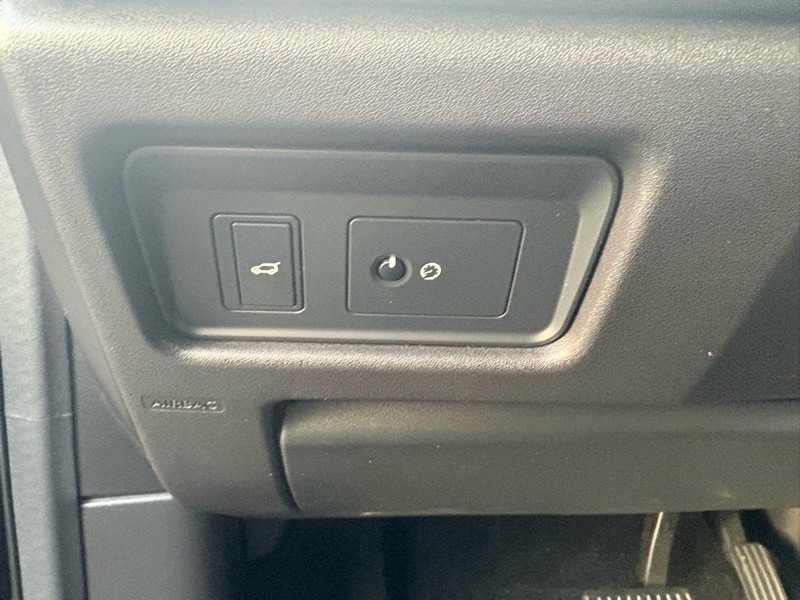 2017 Land Rover Discovery Sport Image 17