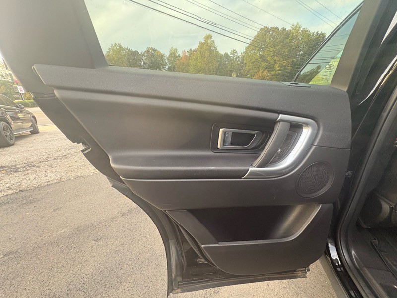 2017 Land Rover Discovery Sport Image 30