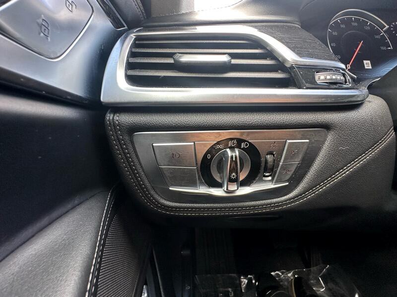 2016 BMW 7 Series Image 19