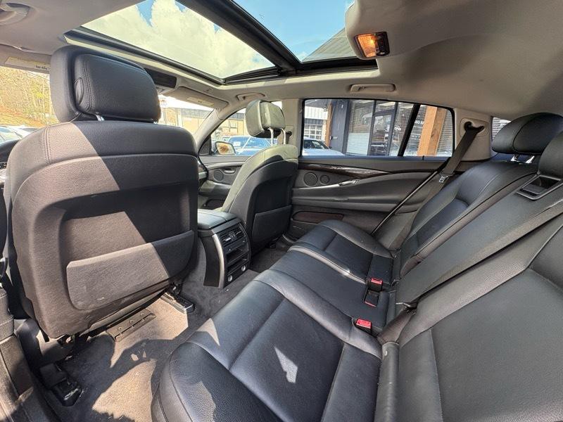 2012 BMW 5 Series Image 9