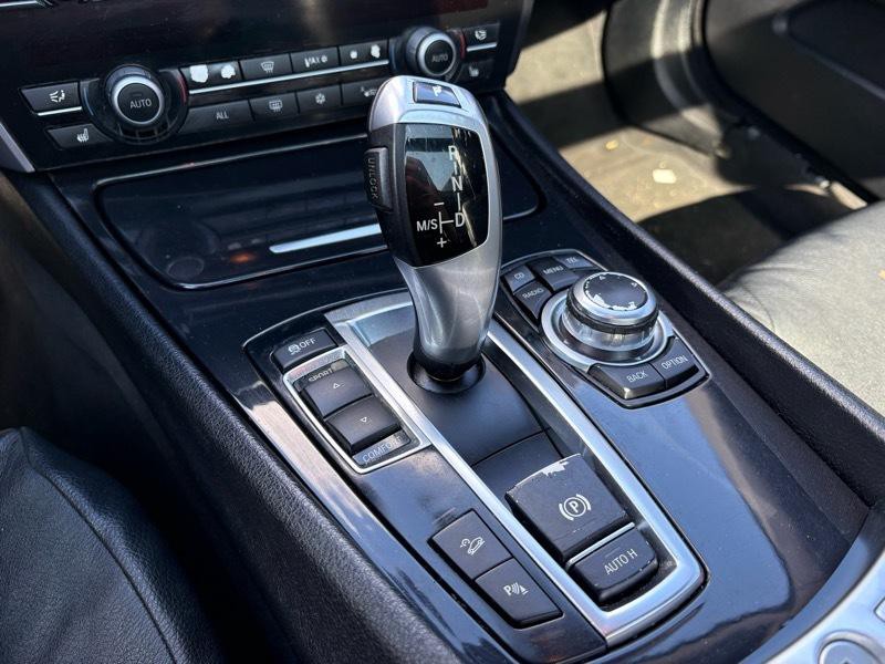 2012 BMW 5 Series Image 12