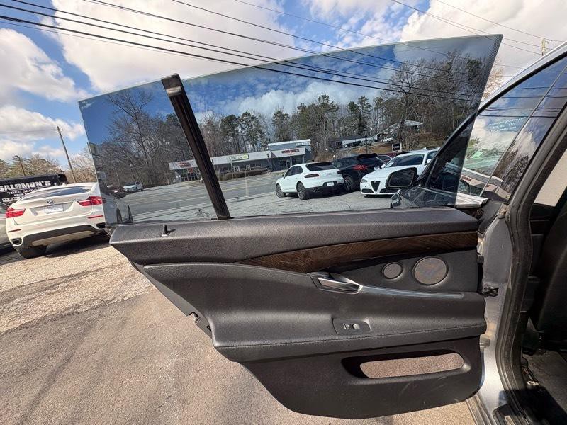 2012 BMW 5 Series Image 22