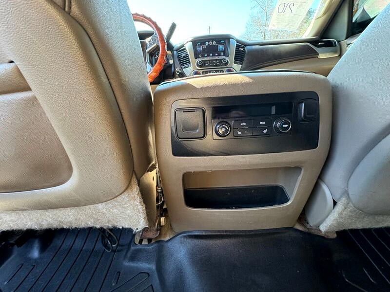2015 Chevrolet Suburban Image 11