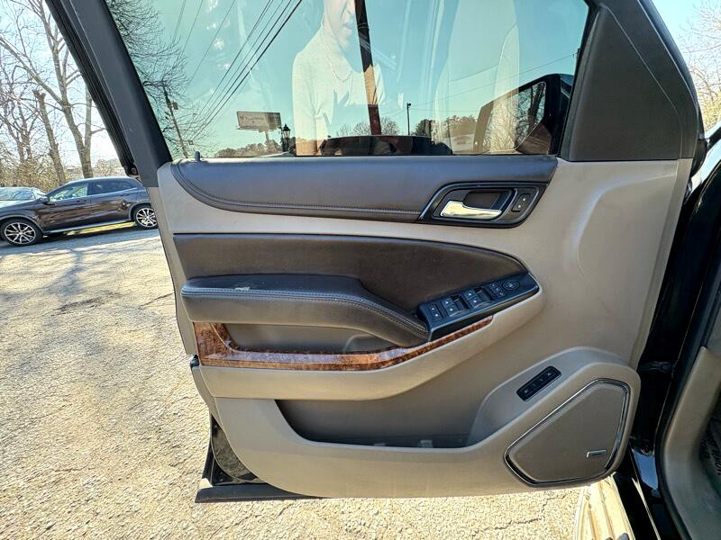 2015 Chevrolet Suburban Image 16