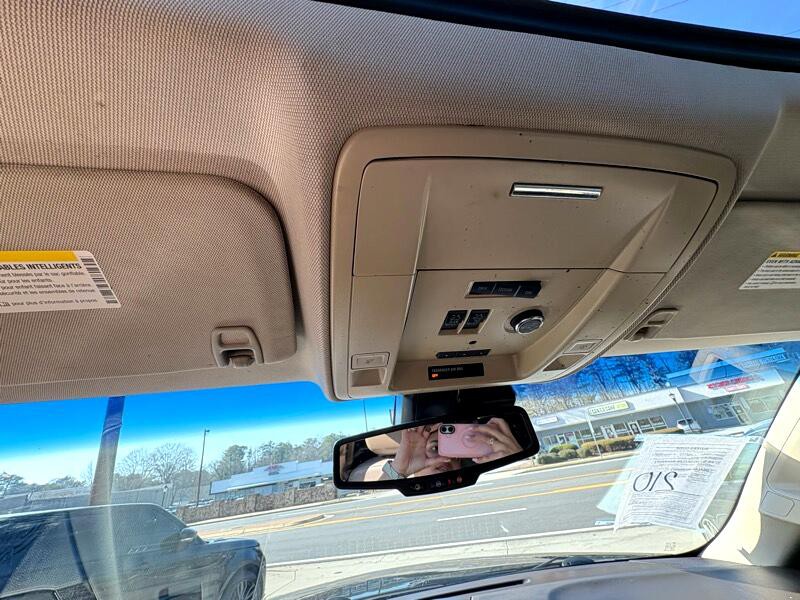 2015 Chevrolet Suburban Image 21