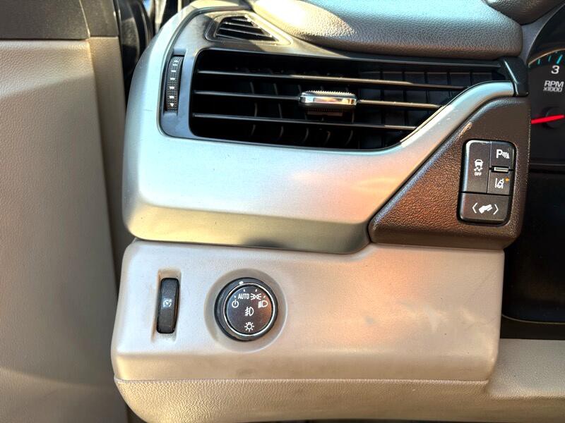 2015 Chevrolet Suburban Image 29