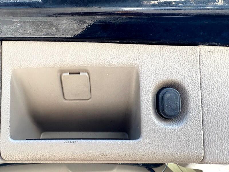 2015 Chevrolet Suburban Image 33