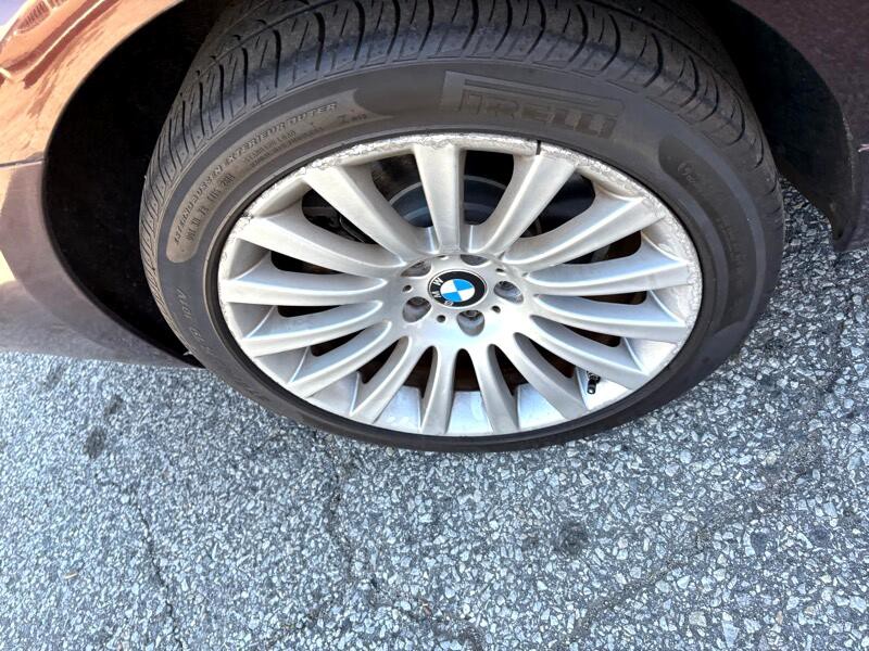 2011 BMW 5 Series Image 24