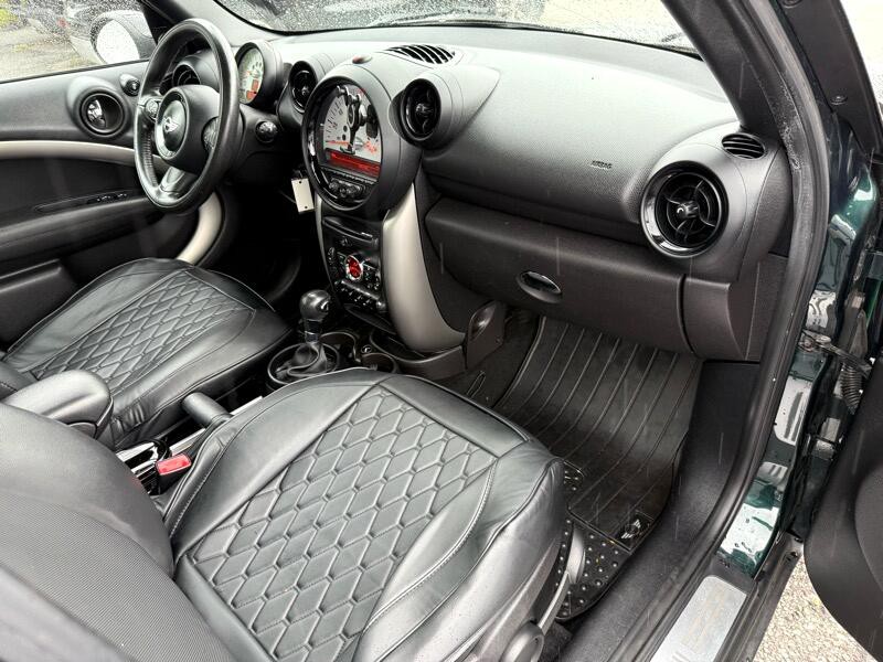 2013 MINI Countryman Image 16