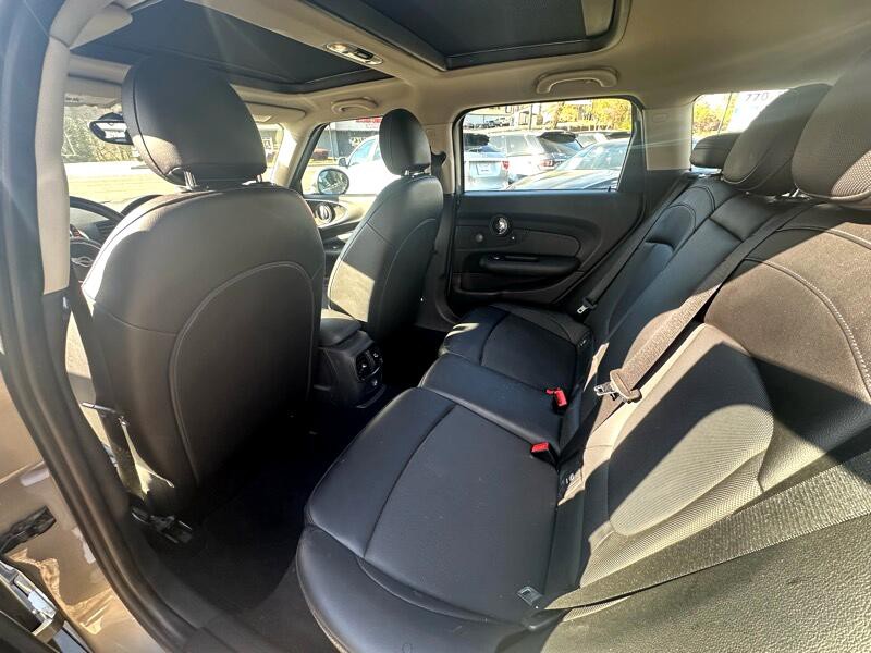 2017 MINI Cooper Clubman Image 16