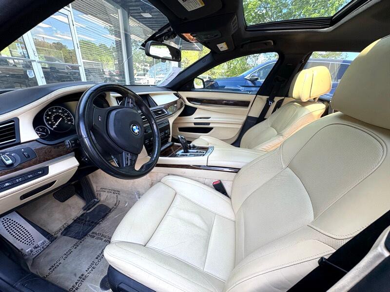 2013 BMW 7 Series Image 8