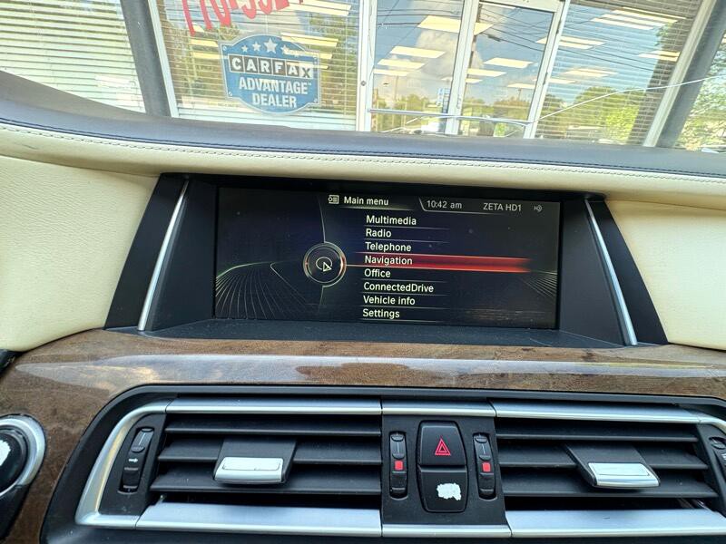 2013 BMW 7 Series Image 21