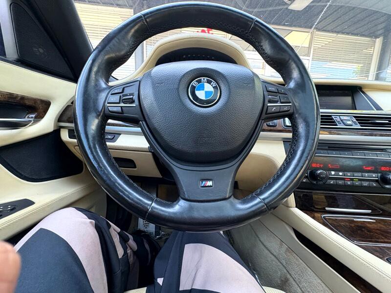 2013 BMW 7 Series Image 22