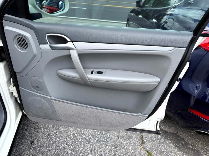 2009 Porsche Cayenne Image 16