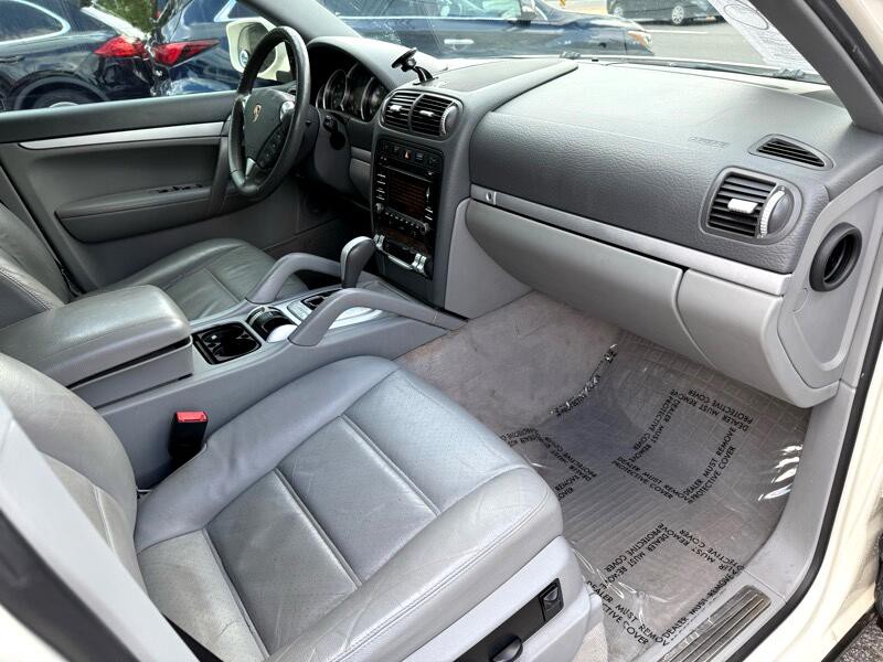 2009 Porsche Cayenne Image 17